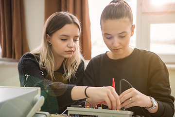 Image showing students doing practice in the electronic classroom