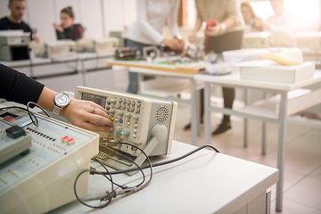 Image showing students doing practice in the electronic classroom