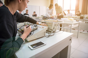 Image showing students doing practice in the electronic classroom