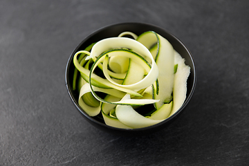 Image showing peeled or sliced zucchini in ceramic bowl