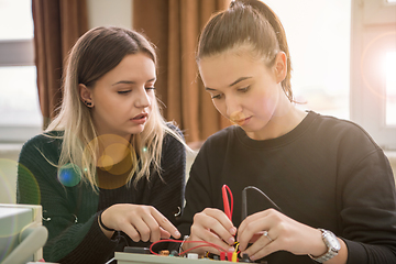 Image showing students doing practice in the electronic classroom