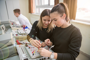 Image showing students doing practice in the electronic classroom