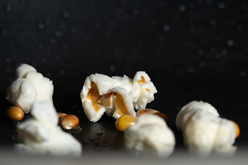 Image showing popcorn in a pan detail close up