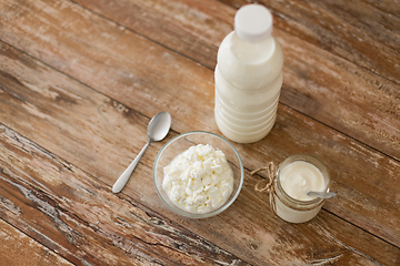 Image showing milk, cottage cheese and homemade yogurt