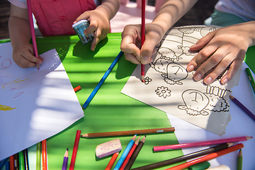 Image showing mom and little daughter drawing a colorful pictures