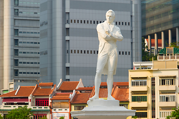 Image showing Tomas Stamford Raffles monument, Singapore