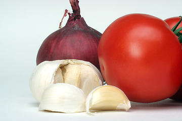 Image showing Fresh garlic, onion and tomato