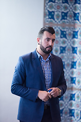 Image showing successful businessman giving presentations at conference room