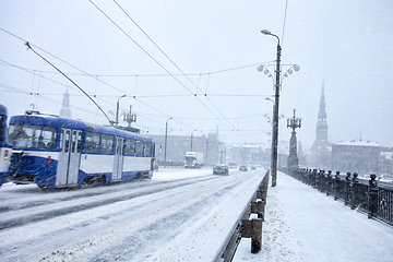 Image showing Slow traffic during heavy snow storm