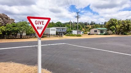 Image showing road with houses in New Zealand