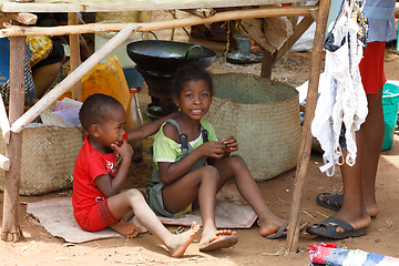 Image showing Malagasy children on rural Madagascar marketplace