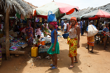 Image showing Malagasy peoples on big colorful rural Madagascar marketplace