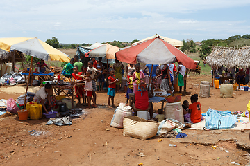 Image showing Malagasy peoples on big colorful rural Madagascar marketplace