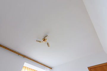 Image showing Plastered and white painted ceiling in the bedroom