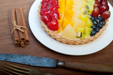 Image showing fresh fruits cake pie