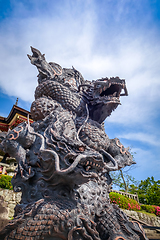 Image showing Dragon statue in front of the kiyomizu-dera temple, Kyoto, Japan