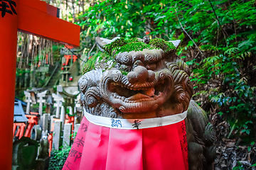 Image showing Lion statue at Fushimi Inari Taisha, Kyoto, Japan