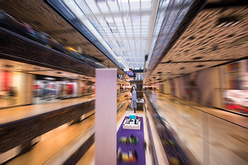 Image showing Abstract blur of beautiful luxury shopping mall