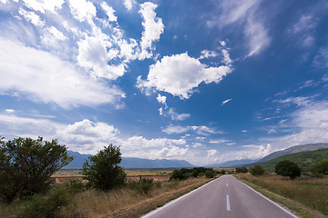 Image showing asphalt road in beautiful countryside