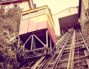 Image showing Vintage lift in Valparaiso, Chile