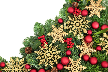 Image showing Christmas Gold Snowflake Flora and Ball Border