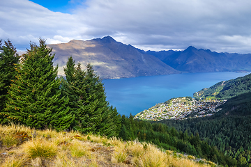 Image showing Lake Wakatipu and Queenstown, New Zealand