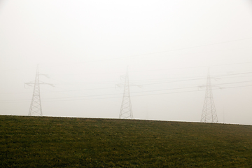 Image showing eletkricheskie poles in the mist