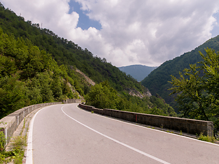 Image showing asphalt road in beautiful countryside