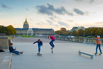 Image showing skating teen kids, Paris