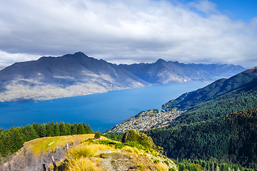 Image showing Lake Wakatipu and Queenstown, New Zealand