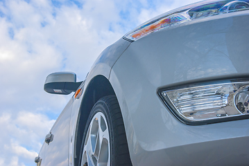 Image showing Silver car against sky