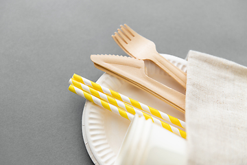 Image showing wooden forks, knives, paper straws and cups