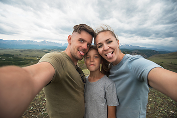 Image showing Selfie of family in mountain