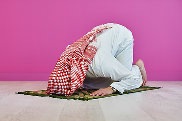 Image showing Young muslim man praying salat during Ramadan