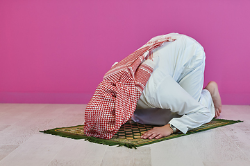 Image showing Young muslim man praying salat during Ramadan