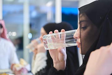 Image showing Muslim family having iftar together during Ramadan