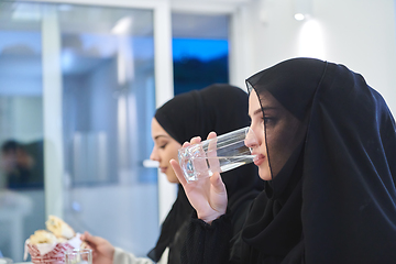 Image showing Muslim family having iftar together during Ramadan