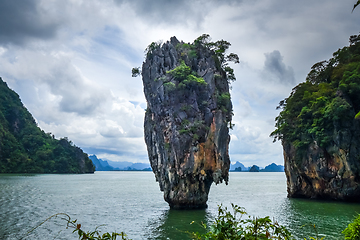 Image showing Ko tapu island in Phang Nga Bay, Thailand