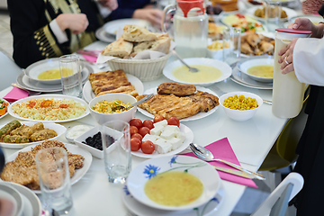 Image showing Muslim family having iftar together during Ramadan