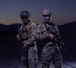 Image showing soldiers squad in night mission