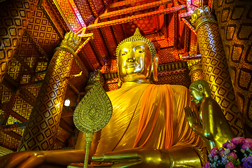 Image showing Gold Buddha statue, Wat Phanan Choeng, Ayutthaya, Thailand