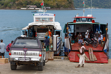 Image showing Malagasy peoples loading ship in Nosy Be, Madagascar