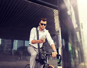 Image showing man with bicycle and smartphone on city street