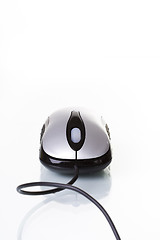 Image showing Mouse device isolated with reflection