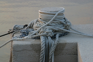 Image showing Rope of boat knotting