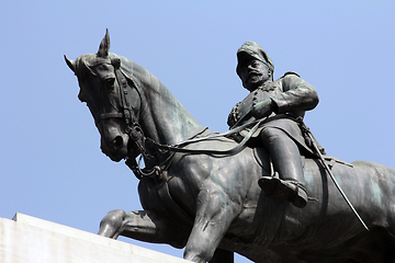 Image showing Edwards VII Rex imperator statue, southern entrance of Victoria Memorial Hall, Kolkata, India