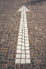 Image showing Cobblestone arrow white