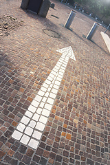 Image showing Cobblestone arrow white