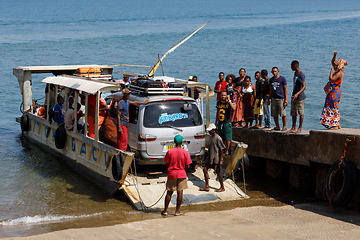 Image showing Malagasy peoples loading ship in Nosy Be, Madagascar
