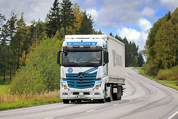 Image showing Mercedes-Benz Actros Semi Trailer Delivers Load